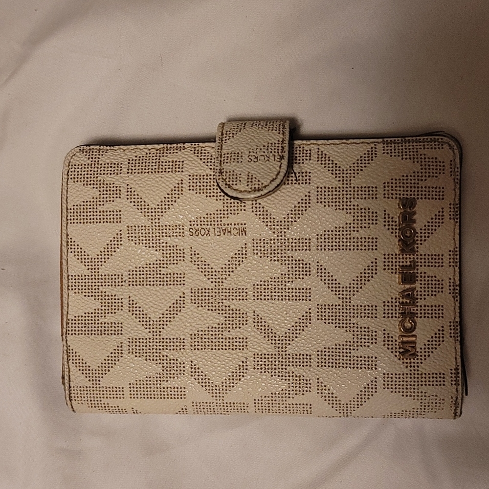 MK passport wallet